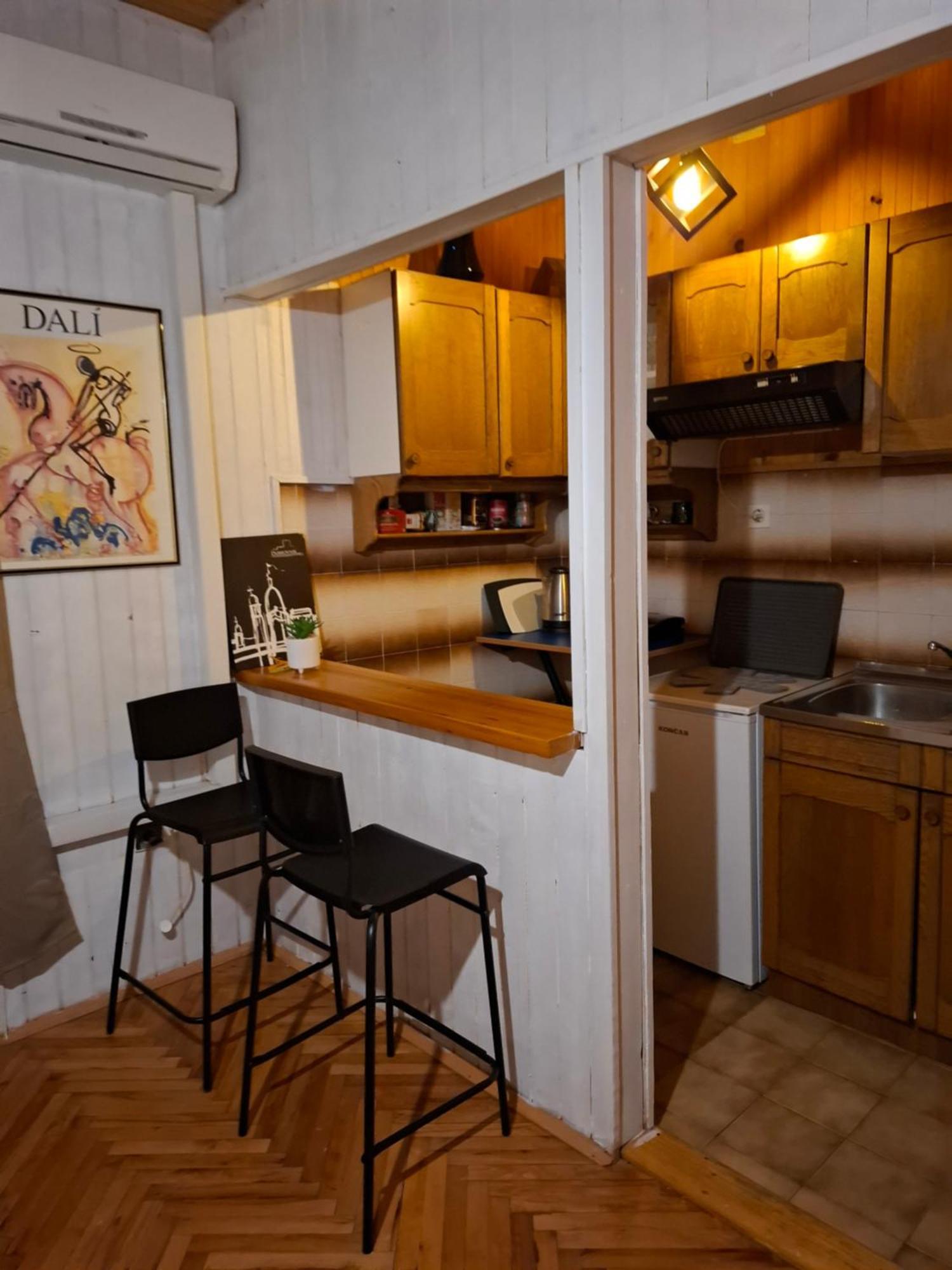 Ella Apartment *